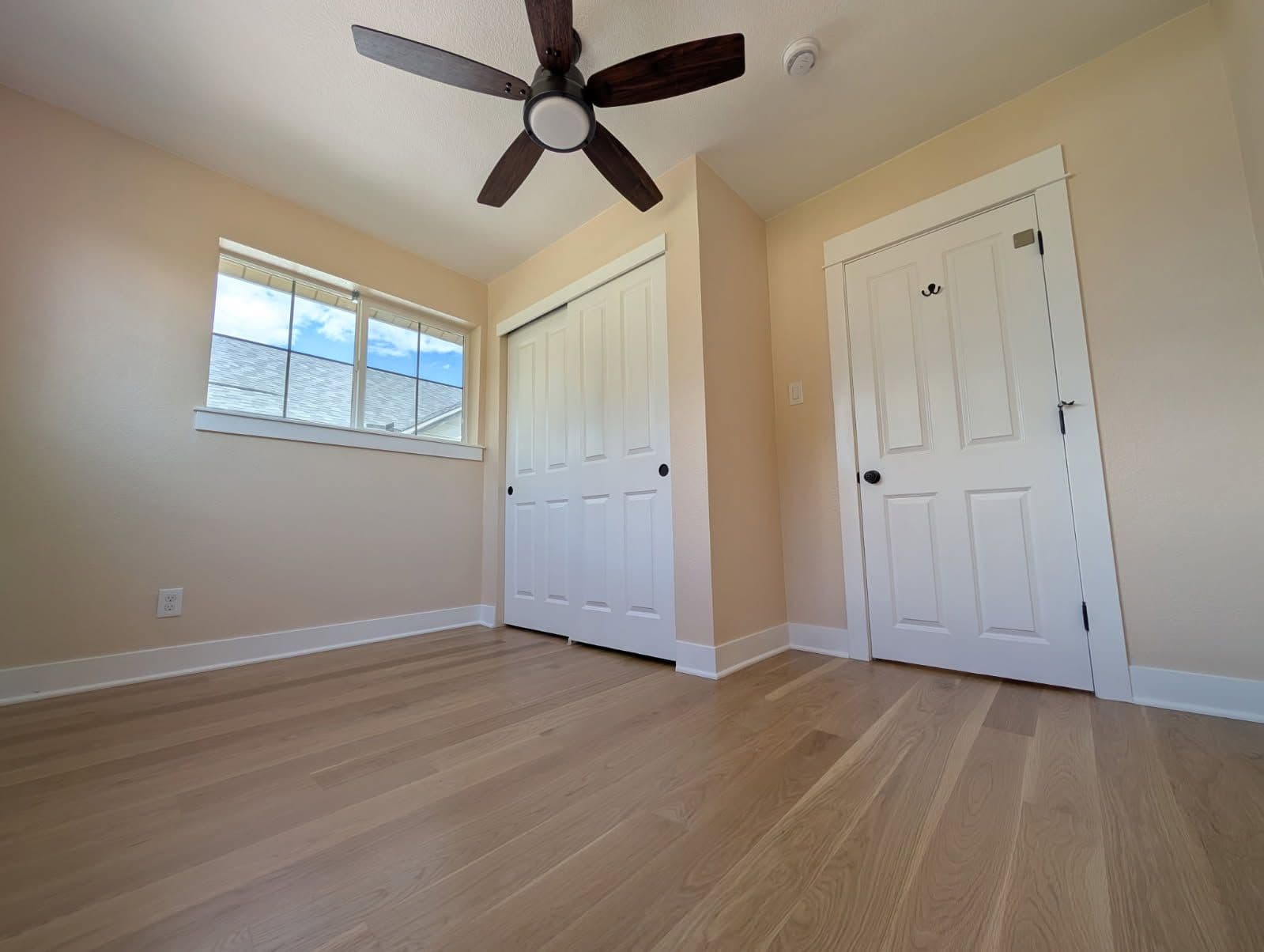Inviting Ambiance with Cream Walls in Denver image